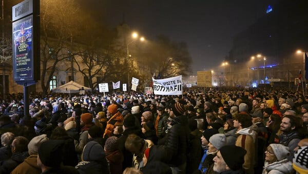 Σλοβακία: Υποστηρικτές της Ουκρανίας διαδηλώνουν κατά του Φίτσο