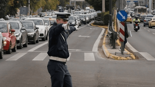 Θεοφάνεια: Κυκλοφοριακές ρυθμίσεις σε Αθήνα και Πειραιά