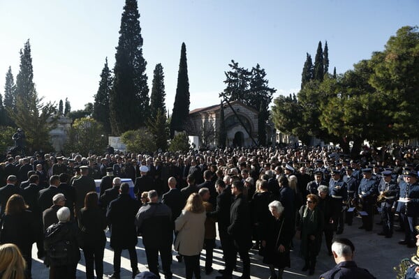 Live - Το ύστατο χαίρε στον Κώστα Σημίτη