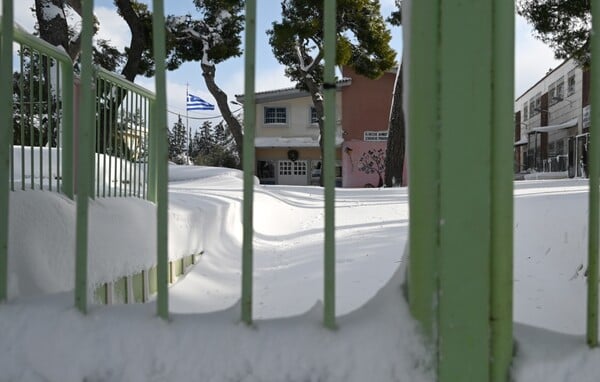 Κακοκαιρία: Ποια σχολεία παραμένουν κλειστά την Τρίτη 14 Ιανουαρίου