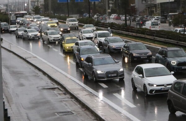 Κίνηση τώρα: Μεγάλη κυκλοφοριακή συμφόρηση με καθυστερήσεις σε Κηφισό