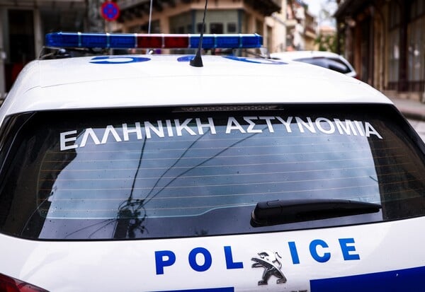 Μυτιλήνη: Ελεύθερος με περιοριστικά μέτρα για τον ξυλοδαρμό της συντρόφου του