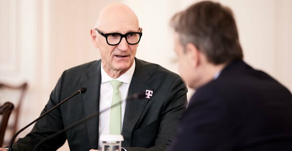 Συνάντηση Μητσοτάκη με τον CEO Telekom: «Η Ελλάδα μπροστά από τη Γερμανία στην ψηφιοποίηση»