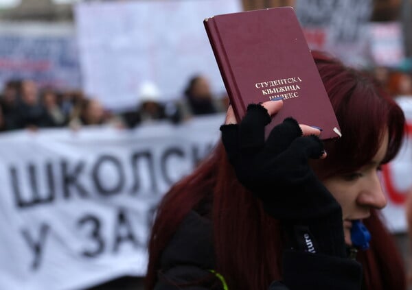 Νέες διαδηλώσεις στη Σερβία για το δυστύχημα στον σιδηροδρομικό σταθμό του Νόβι Σαντ