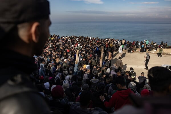 Γάζα: Δεκάδες χιλιάδες περιμένουν να επιστρέψουν στα ισοπεδωμένα σπίτια τους