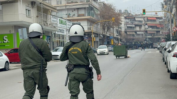 Θεσσαλονίκη: Χημικά και μολότοφ μετά τη διαδήλωση για τα Τέμπη