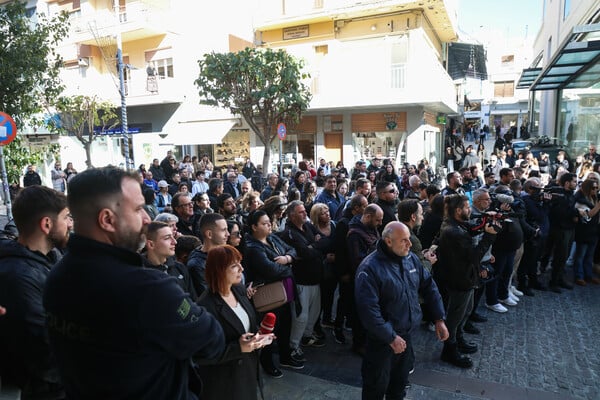 Κακοποίηση 3χρονου στο Ηράκλειο: Πλήθος στα δικαστήρια κατά της μητέρας και του φίλου της