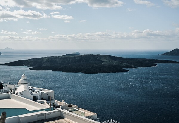 Πάνω από 7.700 σεισμοί σε 10 ημέρες σε Σαντορίνη και Αμοργό – Κίνδυνος για εντονότερες κατολισθήσεις