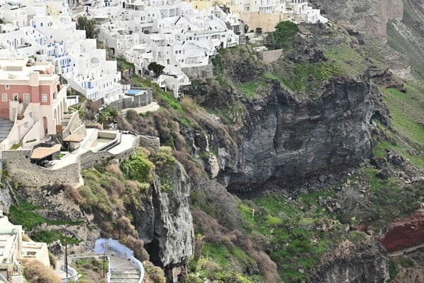 Παπαζάχος για Σαντορίνη: Οι σεισμοί θα συνεχιστούν για εβδομάδες ή και μήνες