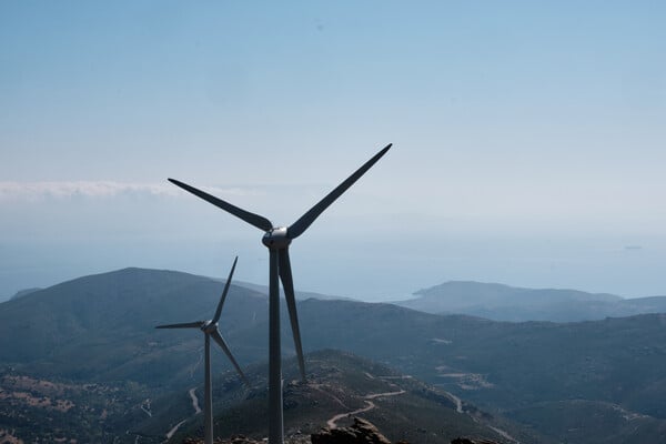 ΥΠΕΝ: Ακύρωσε την έγκριση αιολικού σταθμού στα Βαρδούσια Όρη