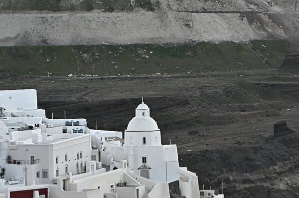 Σεισμοί σε Σαντορίνη και Αμοργό: Το ενδεχόμενο μεγαλύτερης δόνησης, το ρήγμα και η καλντέρα