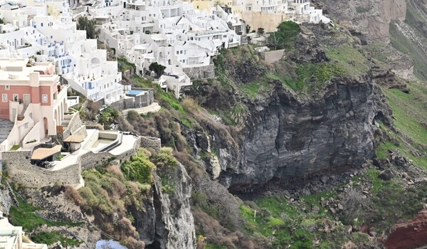 Σαντορίνη: Λιγότεροι και μικρότερου μεγέθους οι σεισμοί από εχθές