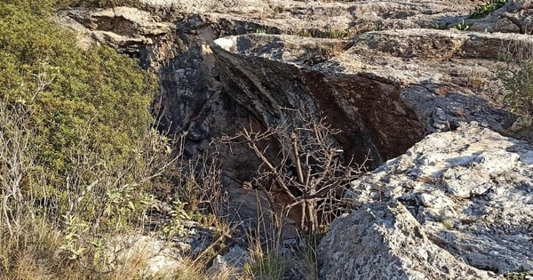 Γυναίκα εντοπίστηκε νεκρή έξω από σπηλιά στο κοιμητήριο Βούλας