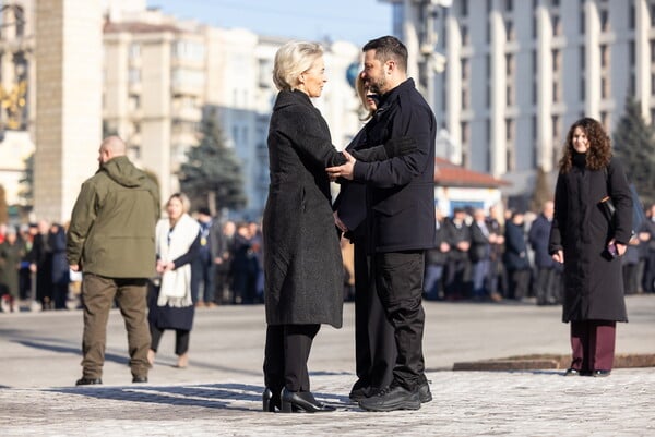 Ούρσουλα φον ντερ Λάιεν: Ο Πούτιν θέλει την παράδοση της Ουκρανίας