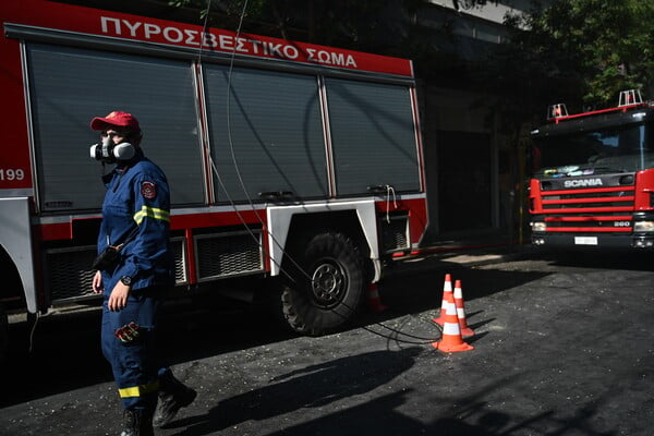 Φωτιά σε parking στα Γιαννιτσά: Κάηκαν τέσσερα φορτηγά