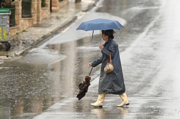 Καιρός: Νεφώσεις και τοπικές βροχές