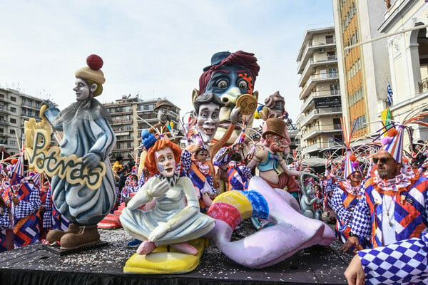 Πατρινό καρναβάλι: 10 εικόνες από τη μεγάλη παρέλαση