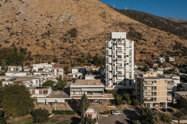 Δύο 24ωρα στα Άσπρα Σπίτια Παραλίας Διστόμου