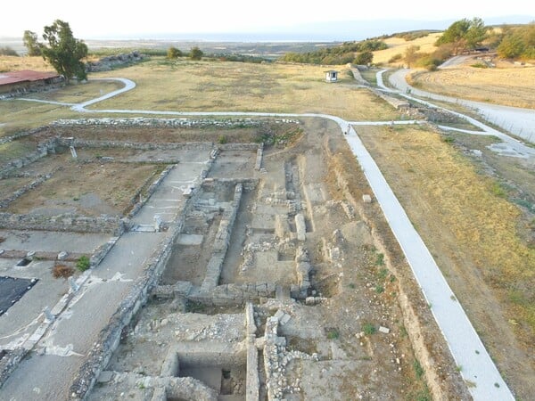 Η ακρόπολη της Αμφίπολης φέρνει στο φως σημαντικά ευρήματα