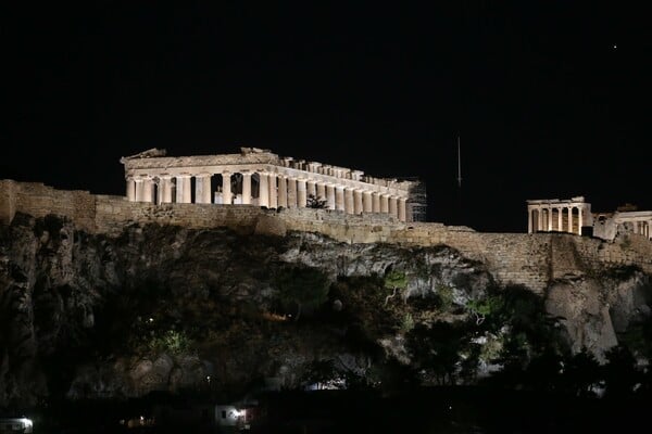 H Moody's έδωσε επενδυτική βαθμίδα στην Ελλάδα