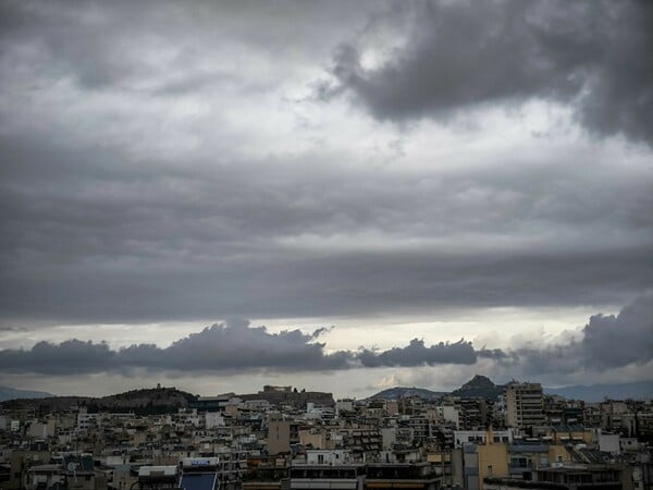 Καιρός - Μαρουσάκης: Από τις υψηλές θερμοκρασίες θα οδηγηθούμε στο τσουχτερό κρύο