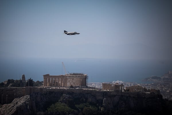 Γιατί θα πετάξουν σήμερα μαχητικά πάνω από την Αθήνα