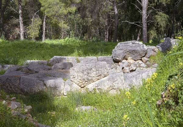 Ιερά Απόλλωνος Δειραδιώτη και Αθηνάς Οξυδερκούς