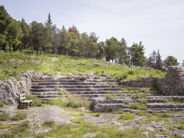 Ιερά Απόλλωνος Δειραδιώτη και Αθηνάς Οξυδερκούς