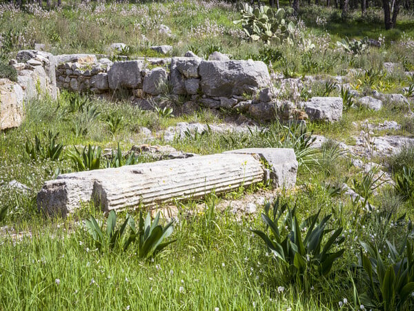 Ιερά Απόλλωνος Δειραδιώτη και Αθηνάς Οξυδερκούς