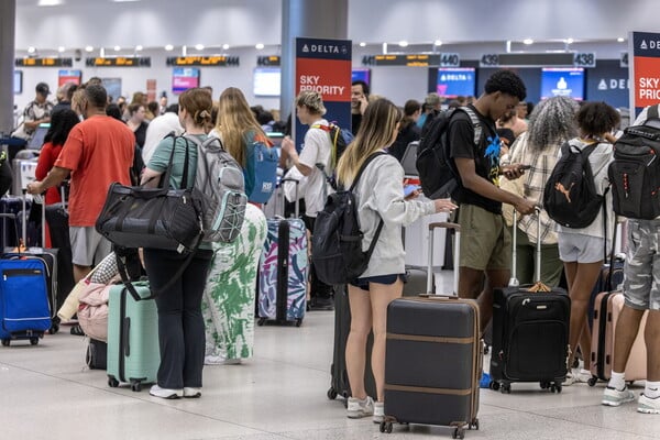 Φλόριντα: Γυναίκα έπνιξε τον σκύλο της σε τουαλέτα αεροδρομίου επειδή δεν μπορούσε να τον πάρει μαζί της στο αεροπλάνο