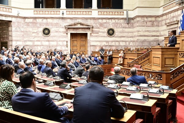 Νέα Δημοκρατία: Ποιοι ορίζονται κοινοβουλευτικοί εκπρόσωποι - Ποιος αναλαμβάνει γραμματέας