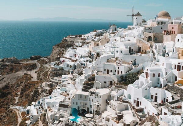 Σαντορίνη: Άγνωστοι βανδάλισαν σεισμολογικό σταθμό και έκλεψαν απαραίτητο εξοπλισμό