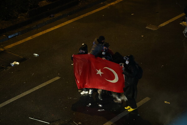 Τουρκία: Την προφυλάκιση Ιμάμογλου ζητούν οι εισαγγελείς - Διαδηλώσεις και συγκρούσεις 