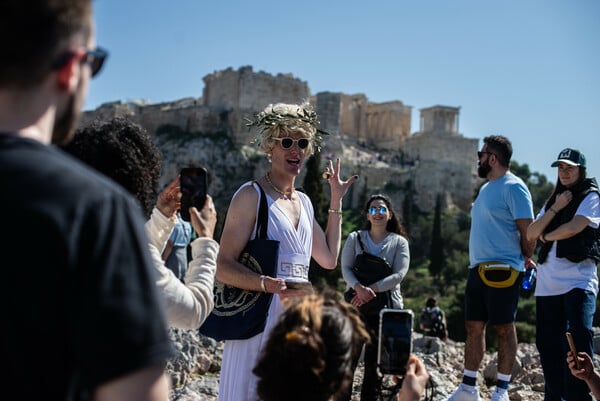 «Όσοι πιστεύουν ότι το drag διακωμωδεί ή προσβάλλει τη γυναίκα κάνουν λάθος»