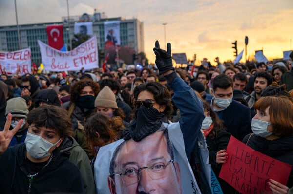 Η πρώτη φωτογραφία του προφυλακισμένου Ιμάμογλου