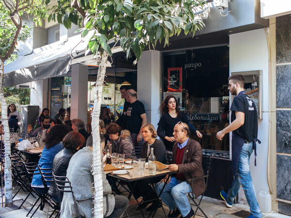 Πώς κυλούν οι μέρες στο Παγκράτι...μάλλον;