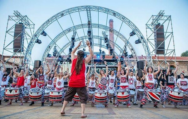 Οι Batala μεταφέρουν τους ρυθμούς της samba reggae στην Ελλάδα