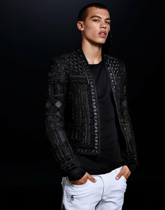 Λίγο πριν την πρεμιέρα των Balmain x H&M, ο δαιμόνιος Olivier Rousteing μιλά στο LIFO.gr