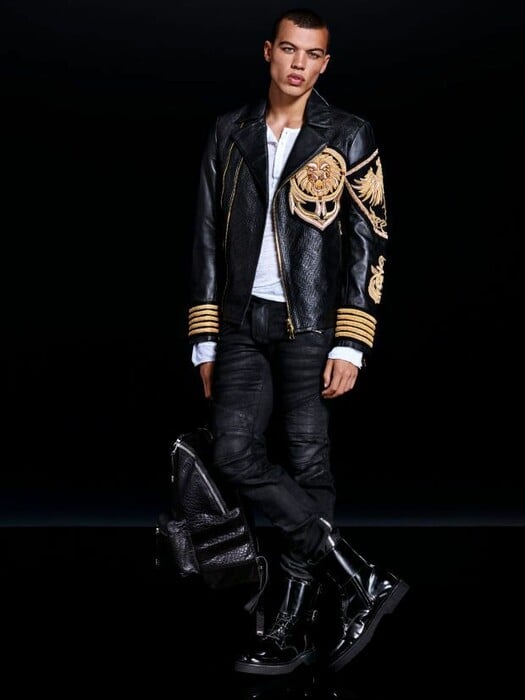 Λίγο πριν την πρεμιέρα των Balmain x H&M, ο δαιμόνιος Olivier Rousteing μιλά στο LIFO.gr