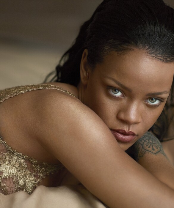 H Rihanna γίνεται ξανά εξώφυλλο στη Vogue