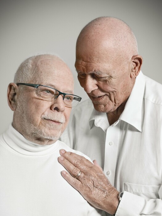 «Οι δεκαετίες που χάσαμε κλεισμένοι στην ντουλάπα»: 12 ΛΟΑΤ+ ηλικιωμένοι αφηγούνται