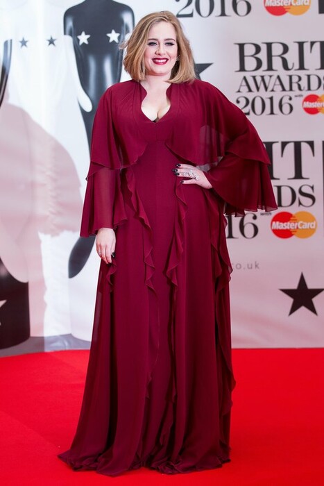 Brit Awards: Πολύ sexy Rihanna και σαρωτική Adele