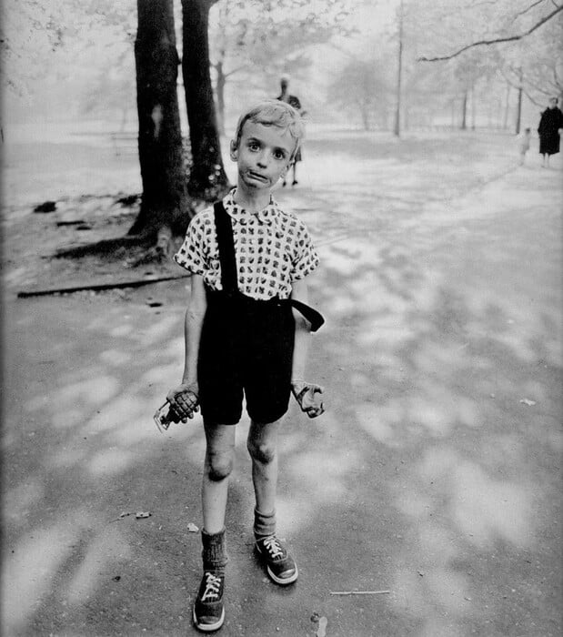 Οι σπάνιες πρώιμες φωτογραφίες της Diane Arbus