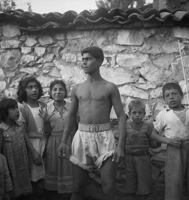 Το ανεκτίμητο φωτογραφικό αρχείο της Joan Leigh Fermor