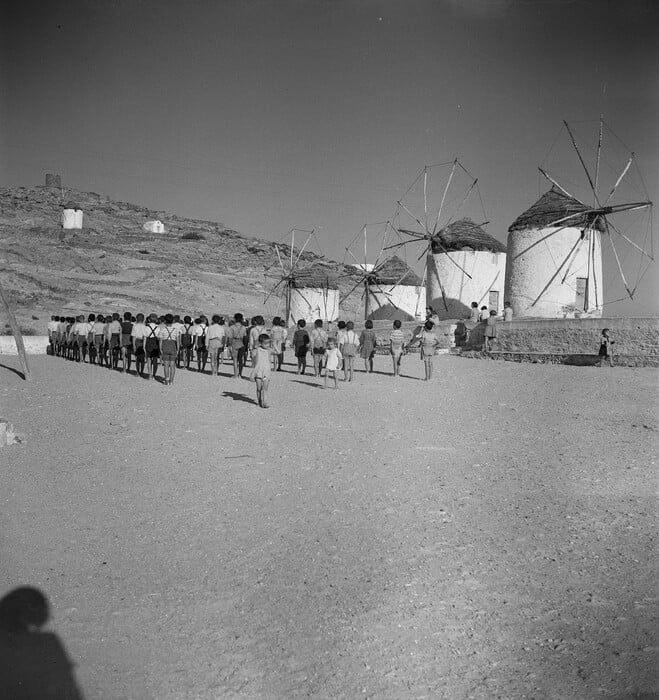 Το ανεκτίμητο φωτογραφικό αρχείο της Joan Leigh Fermor