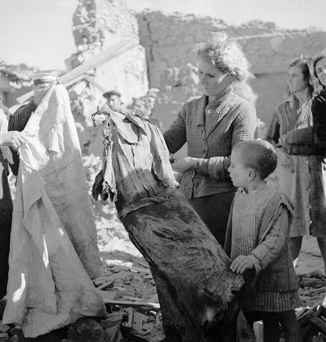 Βούλα Παπαϊωάννου: Η φωτογράφος που κατέγραψε τη φρίκη της κατοχής