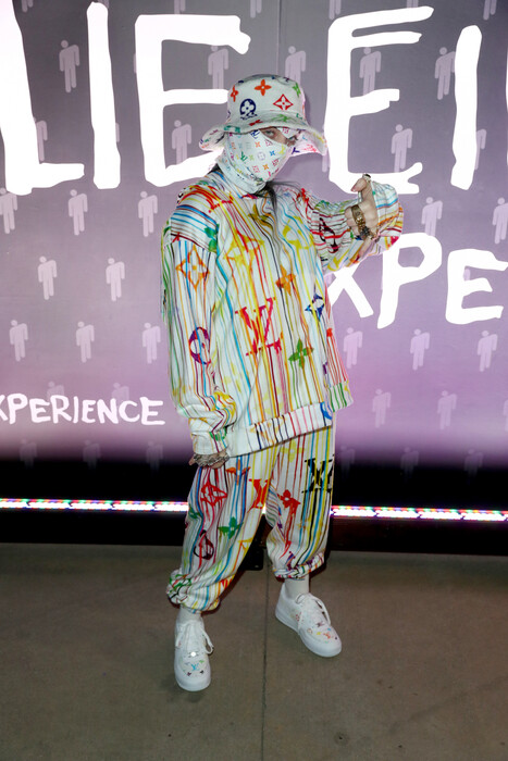 Το εκκεντρικό oversized στυλ της Billie Eilish