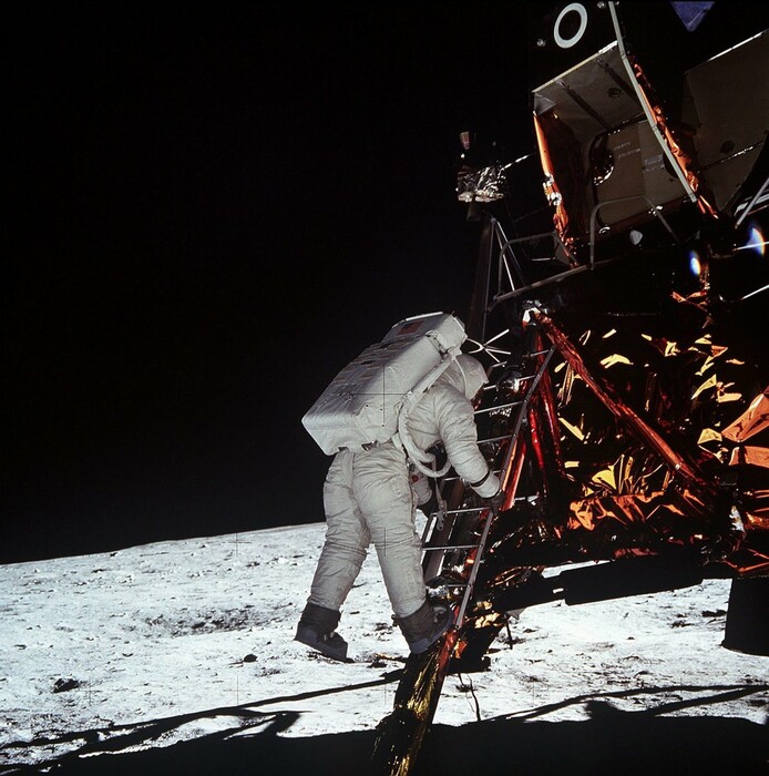 Πέθανε ο αστροναύτης Μάικλ Κόλινς: Ο πιλότος της θρυλικής αποστολής Apollo 11 στη Σελήνη