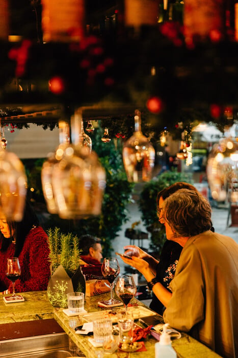 10 χρόνια Ηeteroclito: Το wine bar του κέντρου που μας έμαθε τι πάει να πει φυσικό κρασι