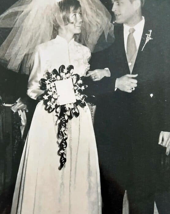 1 dress, 8 weddings: Brides in this family have worn the same gown for 72 years